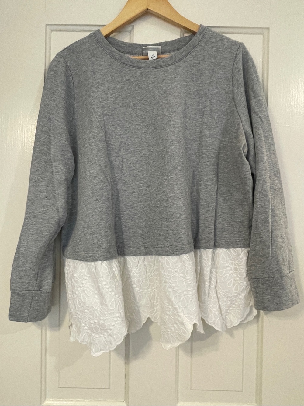 Ava & Viv Light Gray Knit Pullover Sweatshirt with Eyelet Lace Detailing.